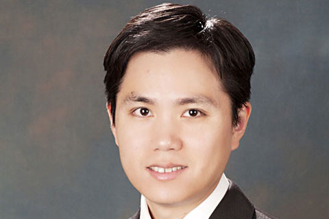 Professional Headshot of Kevin Liu