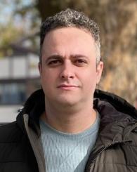 Professional Headshot of Iliya Miralavy